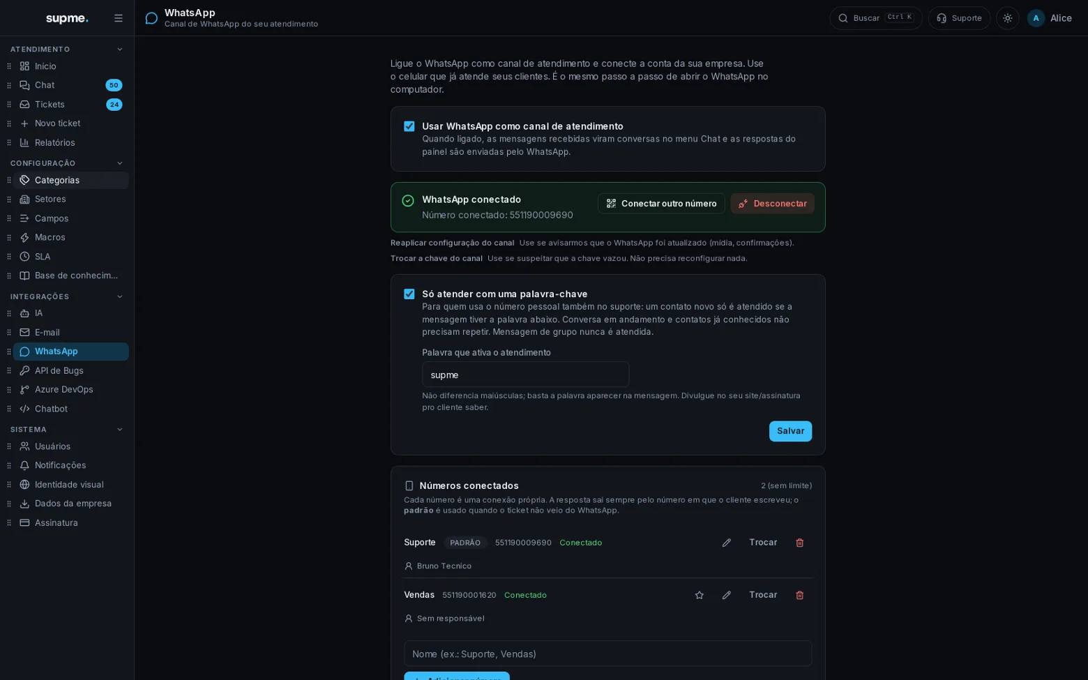 WhatsApp e IA dentro do mesmo ticket, no tema escuro
